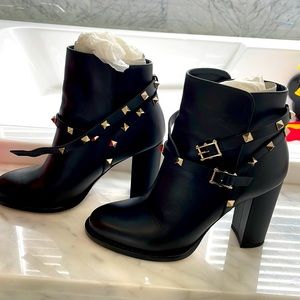 Valentino calf leather boots